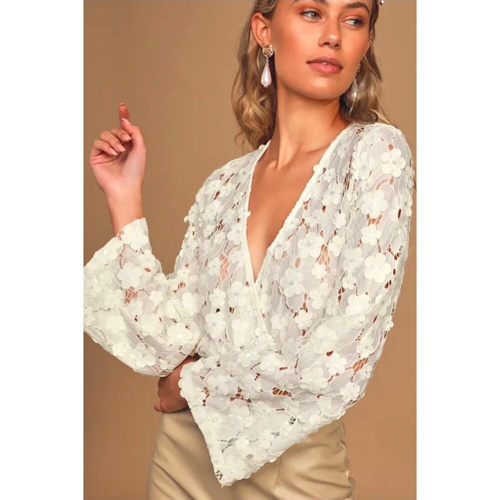 NWT Lulus Blossom Lace Faux Wrap Long Sleeve Bodysuit. Size XL. Ret. $59